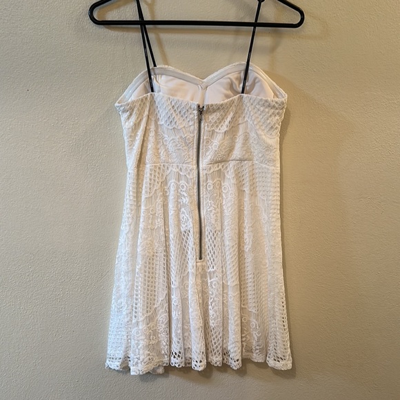 Forever 21 Mini White Strapless Lace Dress Women’s - Picture 2 of 6